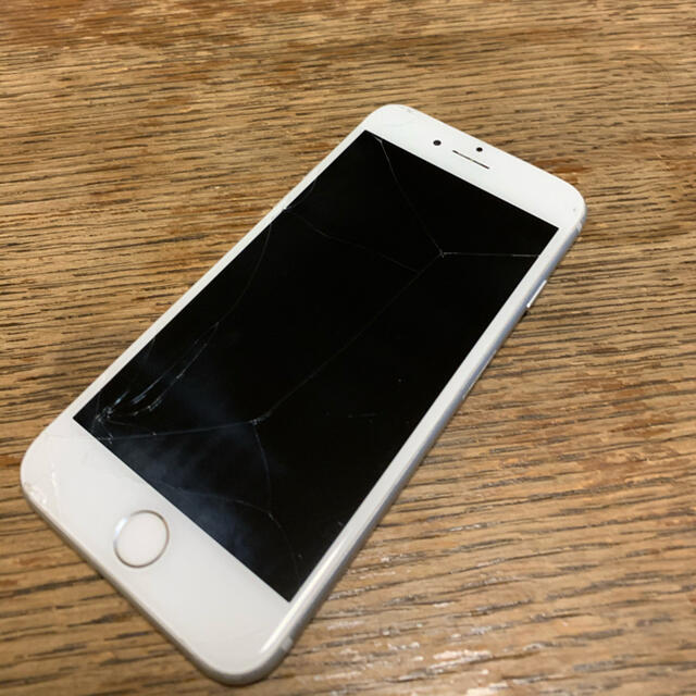 iPhone8 (64GB) SIMロック解除済み