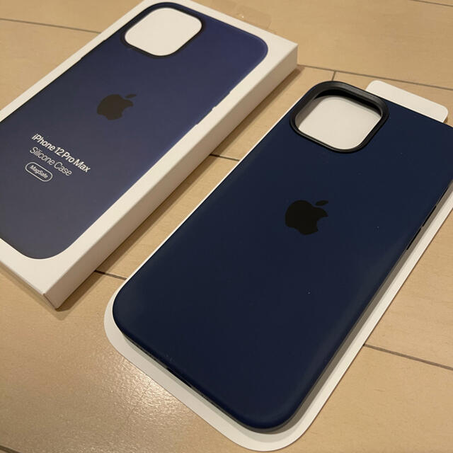 ブランド Apple - iphone12promaxシリコン純正ケースの通販 by ygkydr88's shop|アップルならラクマ ブランド