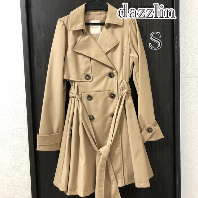 dazzlin(ダズリン)のお値下げ！！ダズリン　トレンチコート　プリーツ　dazzlin レディースのジャケット/アウター(トレンチコート)の商品写真