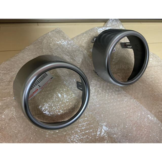 ハイエース200系用 トヨタ純正フォグランプカバー 50周年記念 ハイエース200系用 トヨタ純正フォグランプカバー 50周年記念