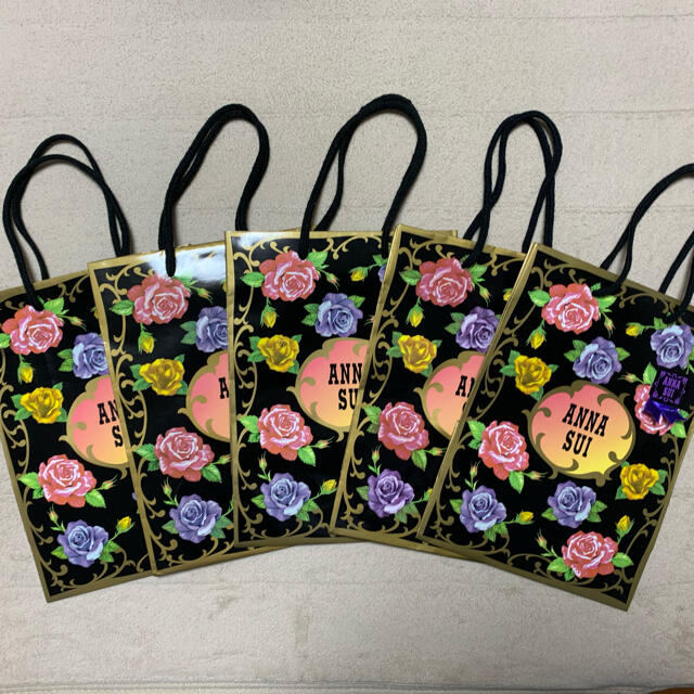 ANNA SUI(アナスイ)のむらさき様専用　アナスイのコスメ薔薇ショッパー（紙袋）（中）５枚 レディースのバッグ(ショップ袋)の商品写真