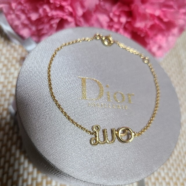 Christian Dior(クリスチャンディオール)のDior　ouiブレスレット、 レディースのアクセサリー(ブレスレット/バングル)の商品写真