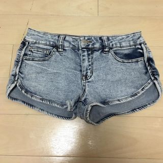 フォーエバートゥエンティーワン(FOREVER 21)のforever21★デニムショートパンツ 美品(ショートパンツ)