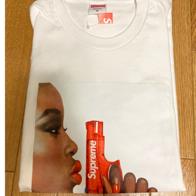 Supreme(シュプリーム)の白Mサイズsupreme water pistol Tee メンズのトップス(Tシャツ/カットソー(半袖/袖なし))の商品写真