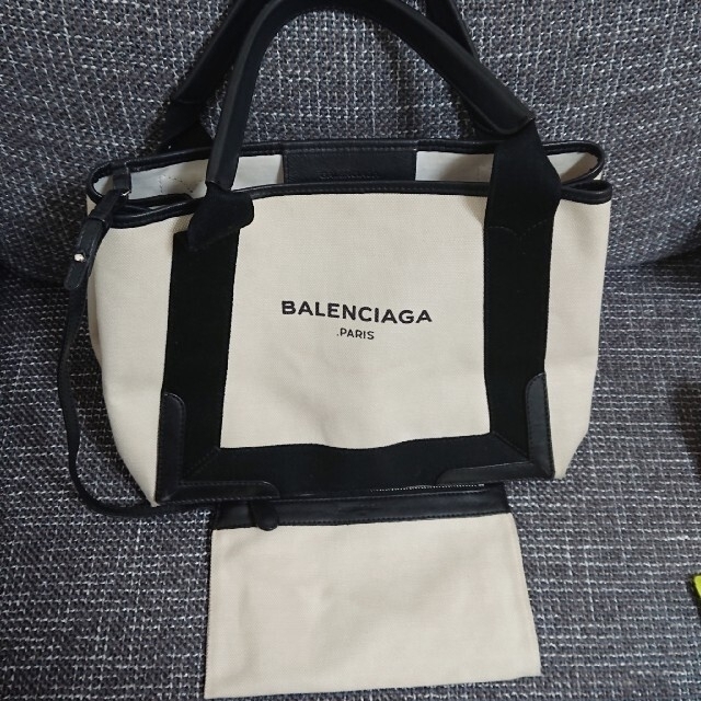 BALENCIAGA カバSトートバッグ