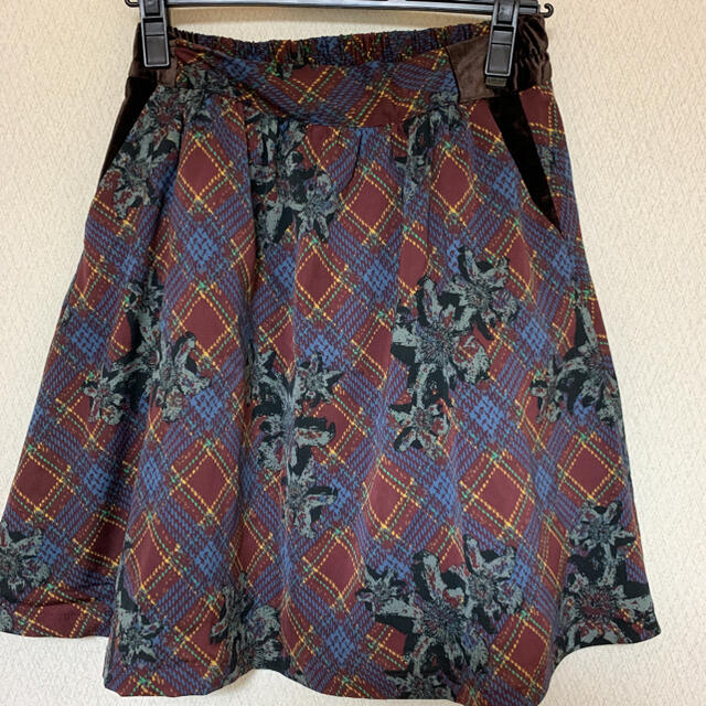 AS KNOW AS PINKY(アズノゥアズピンキー)のアズノゥアズ　ピンキー　スカート　チェック　花柄 レディースのスカート(ひざ丈スカート)の商品写真