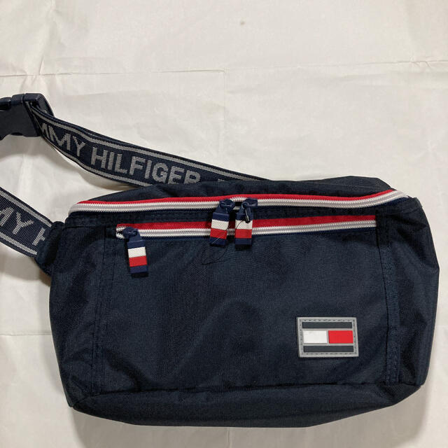 TOMMY HILFIGER(トミーヒルフィガー)の週末値下げ❗️新品❣️Tommy Hilfiger トミーウエストバッグ 紺 レディースのバッグ(ボディバッグ/ウエストポーチ)の商品写真