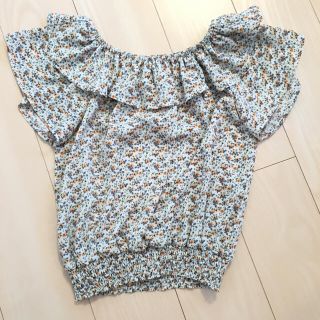 レイカズン(RayCassin)の今季美品♡小花柄オフショルトップス(カットソー(半袖/袖なし))