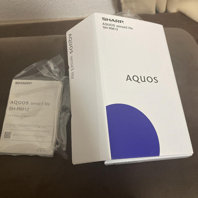 AQUOS(アクオス)のAQUOS sense3 lite シルバーホワイト 64 GB SIMフリー  スマホ/家電/カメラのスマートフォン/携帯電話(スマートフォン本体)の商品写真