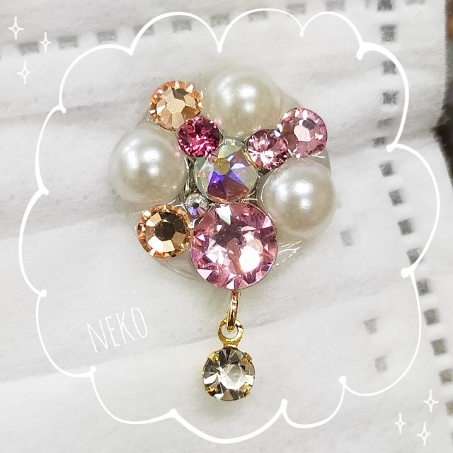 再販!!ピンク系マスクチャーム♡オールスワロフスキー使用♡ ハンドメイドのアクセサリー(チャーム)の商品写真