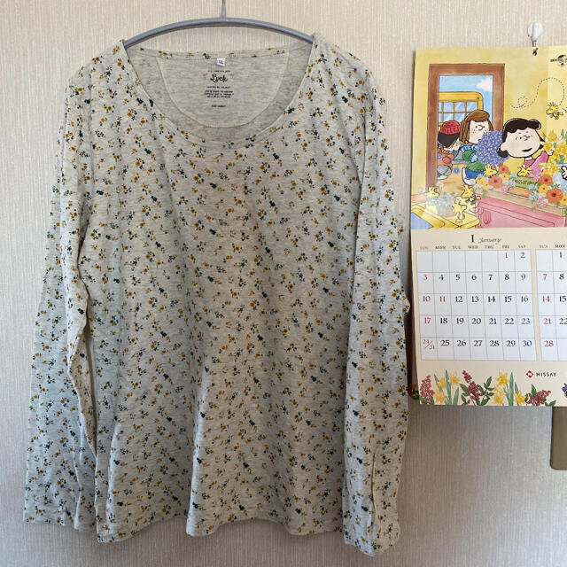 Heart Market(ハートマーケット)のヨッコ様専用＊ハートマーケット♡小花柄長袖Tシャツ レディースのトップス(Tシャツ(長袖/七分))の商品写真