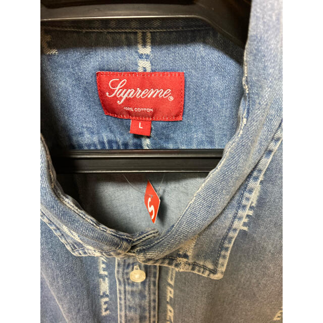 Supreme(シュプリーム)のSupreme Logo Stripe Jacquard Denim Shirt メンズのトップス(シャツ)の商品写真