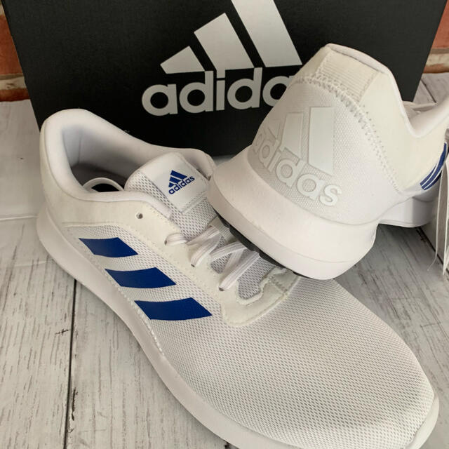 adidas(アディダス)のタグ付き未使用　adidas アディダス コアレーサー　27 メンズの靴/シューズ(スニーカー)の商品写真