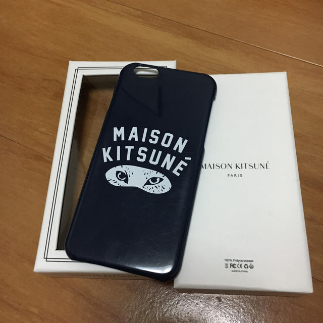 MAISON KITSUNE'(メゾンキツネ)のMAISON KITSUNE iPhone ケース スマホ/家電/カメラのスマホアクセサリー(iPhoneケース)の商品写真