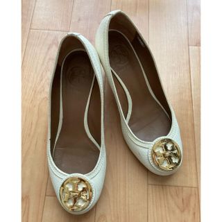 トリーバーチ(Tory Burch)の【5/4に削除致します】Tory Burch ウエッジソール パンプス ホワイト(ハイヒール/パンプス)