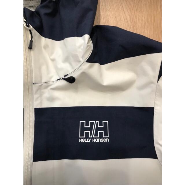 HELLY HANSEN(ヘリーハンセン)のHELLY HANSEN アウター レディースのジャケット/アウター(ナイロンジャケット)の商品写真