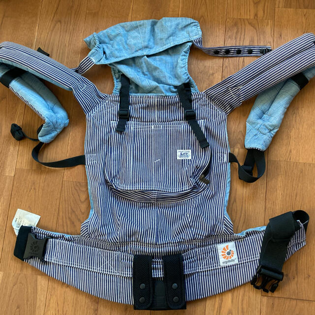 Ergobaby(エルゴベビー)のフラミンゴ様専用　エルゴベビーベビーキャリアLeeリミッテッドエディション キッズ/ベビー/マタニティの外出/移動用品(抱っこひも/おんぶひも)の商品写真