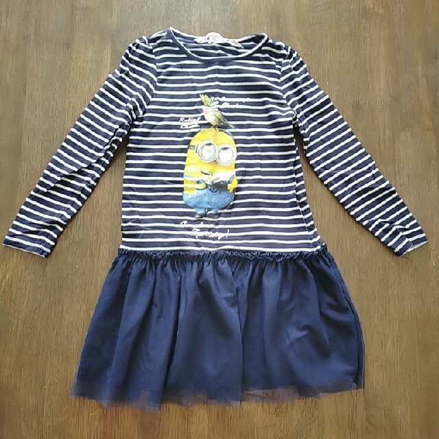 H&M(エイチアンドエム)のミニオン ワンピース キッズ/ベビー/マタニティのキッズ服女の子用(90cm~)(ワンピース)の商品写真