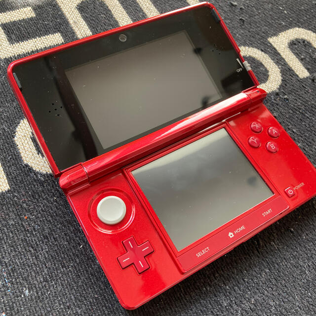 【美品】ニンテンドー3DS メタリックレッド