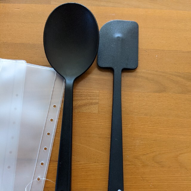 MUJI (無印良品)(ムジルシリョウヒン)の無印良品　未使用 シリコンスプーン　スパチュラ  &おまけ付 インテリア/住まい/日用品のキッチン/食器(調理道具/製菓道具)の商品写真