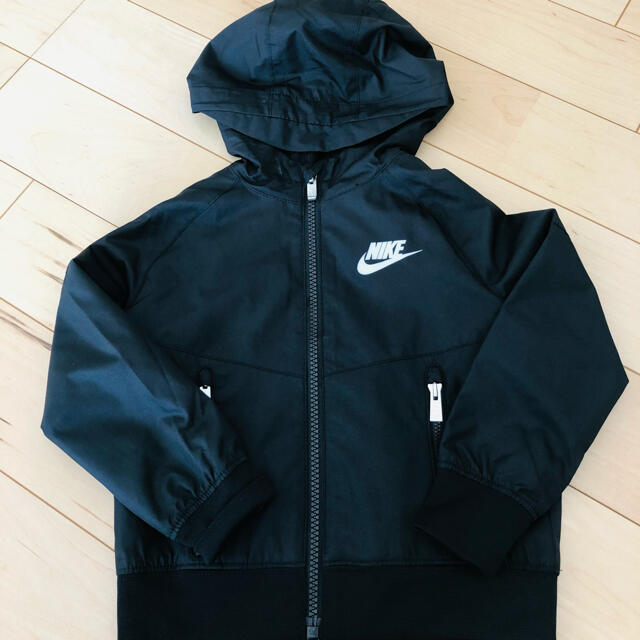 NIKE(ナイキ)のNIKE ウィンドブレーカー キッズ/ベビー/マタニティのベビー服(~85cm)(シャツ/カットソー)の商品写真