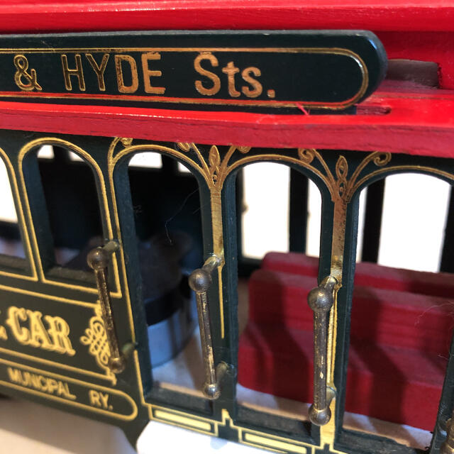 PAWELL & HYDE Sts. ケーブルカー木製オルゴール