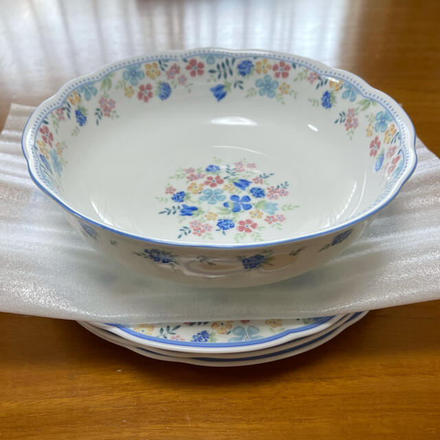 NIKKO(ニッコー)のバズ様専用 NIKKO FINE BONE CHINA LIBERTY 3枚 インテリア/住まい/日用品のキッチン/食器(食器)の商品写真