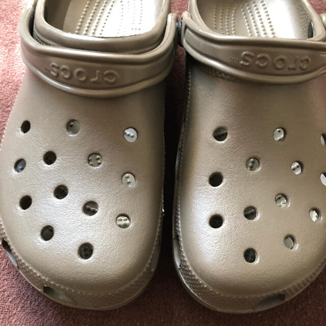 crocs(クロックス)のクロックス 茶色 29cm M11 サンダル メンズの靴/シューズ(サンダル)の商品写真