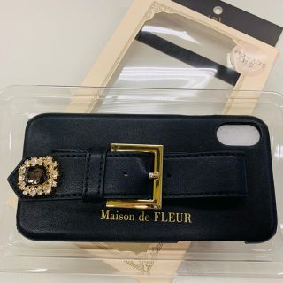 メゾンドフルール(Maison de FLEUR)のビジューバックルベルトiPhone11（X XS）ケース(iPhoneケース)