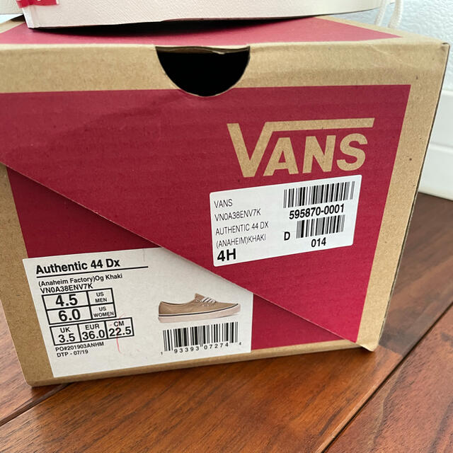 VANS(ヴァンズ)のVANSオーセンティック⭐︎新品未使用⭐︎4H 22.5㎝ロンハーマンコンバース レディースの靴/シューズ(スニーカー)の商品写真