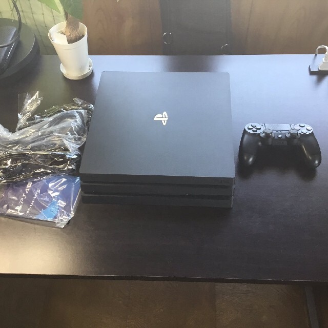 PS4 PRO cuh-7100b