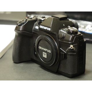 オリンパス(OLYMPUS)のオリンパスOM-D E-M1MarkⅡボディ美品！(ミラーレス一眼)