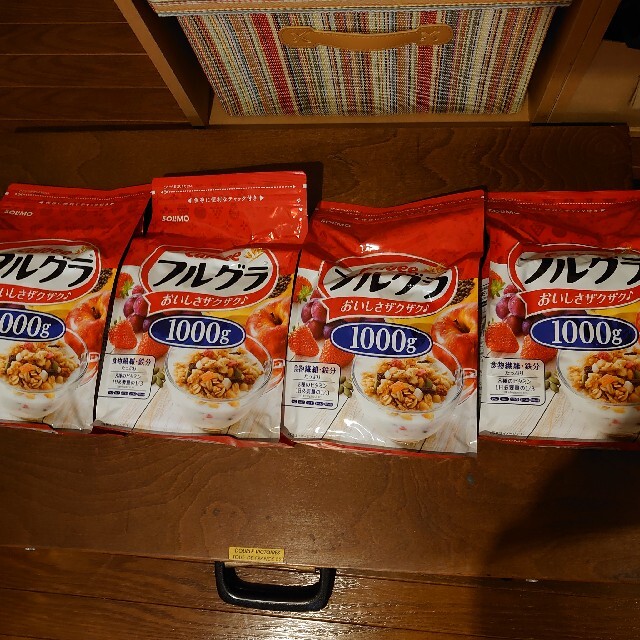 フルーツグラノーラ1000g  ４袋 食品/飲料/酒の食品(米/穀物)の商品写真