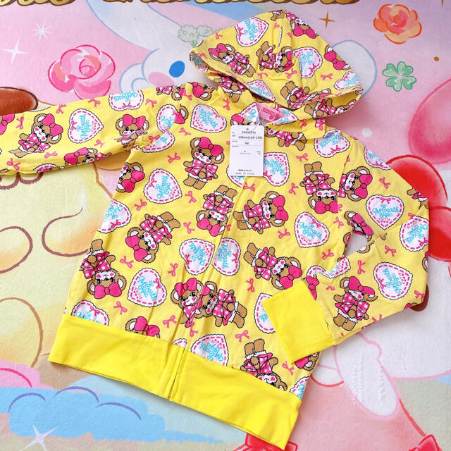 EARTHMAGIC(アースマジック)の新品❤振り向きマフィーパーカー❤130 キッズ/ベビー/マタニティのキッズ服女の子用(90cm~)(ジャケット/上着)の商品写真