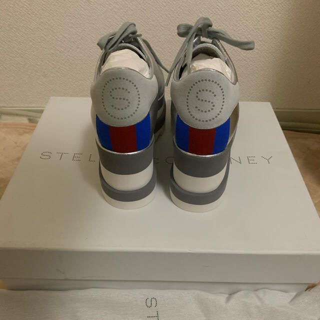 Stella McCartney(ステラマッカートニー)のSTELLA McCARTNEY シルバースニークエリス36(23cm) レディースの靴/シューズ(スニーカー)の商品写真