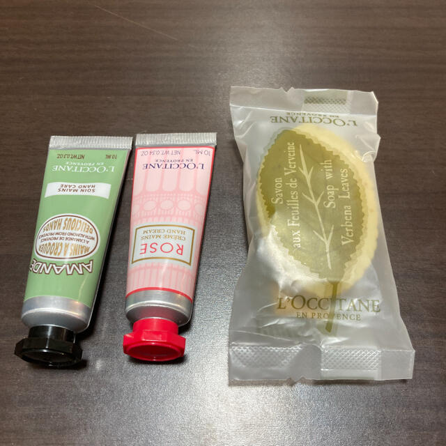 L'OCCITANE(ロクシタン)のロクシタン　ミニハンドクリーム　石鹸セット　アーモンド　ローズ　ヴァーベナ コスメ/美容のボディケア(ハンドクリーム)の商品写真