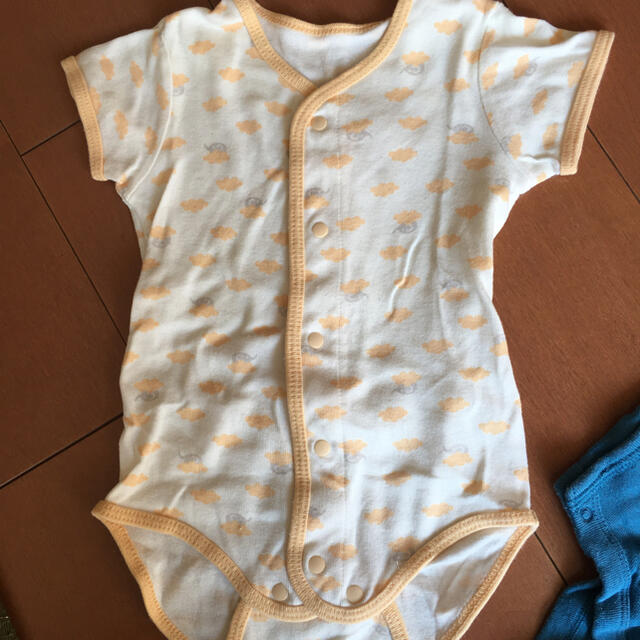 babyGAP(ベビーギャップ)の80.90 男の子　肌着　半袖　ロンパース  キッズ/ベビー/マタニティのベビー服(~85cm)(肌着/下着)の商品写真