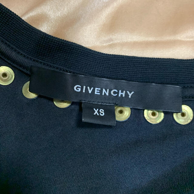 限定　即完売　GIVENCHY スタッズTシャツ