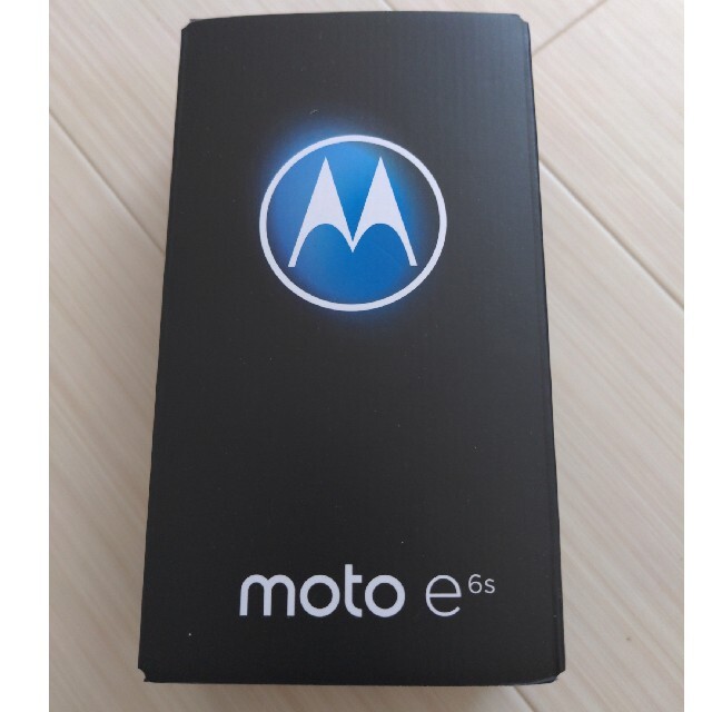 Motorola(モトローラ)のmoto e6s 2GB　32GB エレキピンク スマホ/家電/カメラのスマートフォン/携帯電話(スマートフォン本体)の商品写真