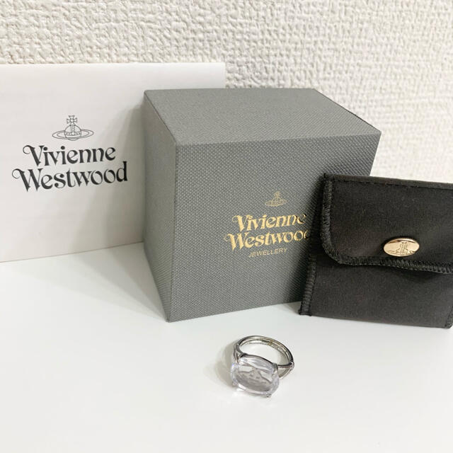 Vivienne Westwood(ヴィヴィアンウエストウッド)の【廃盤】シルバーシング　クリア　Vivienne Westwood レディースのアクセサリー(リング(指輪))の商品写真