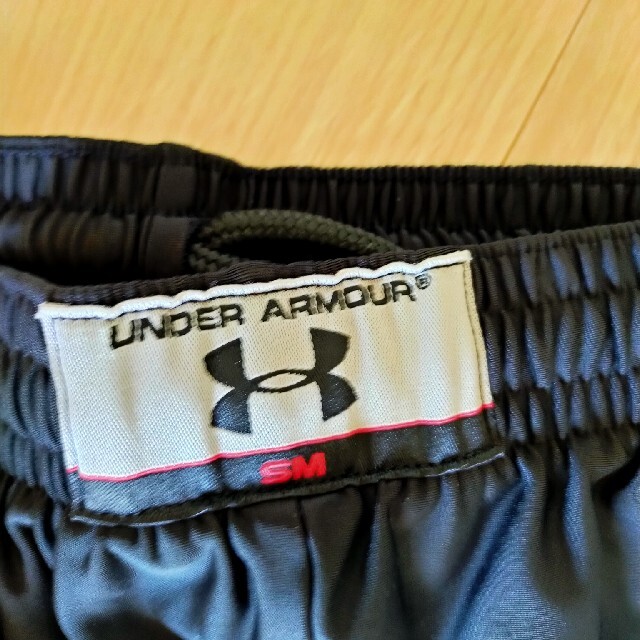 UNDER ARMOUR(アンダーアーマー)のアンダアーマー ハーフパンツ 短パンsサイズ 黒中古 メンズのパンツ(ショートパンツ)の商品写真
