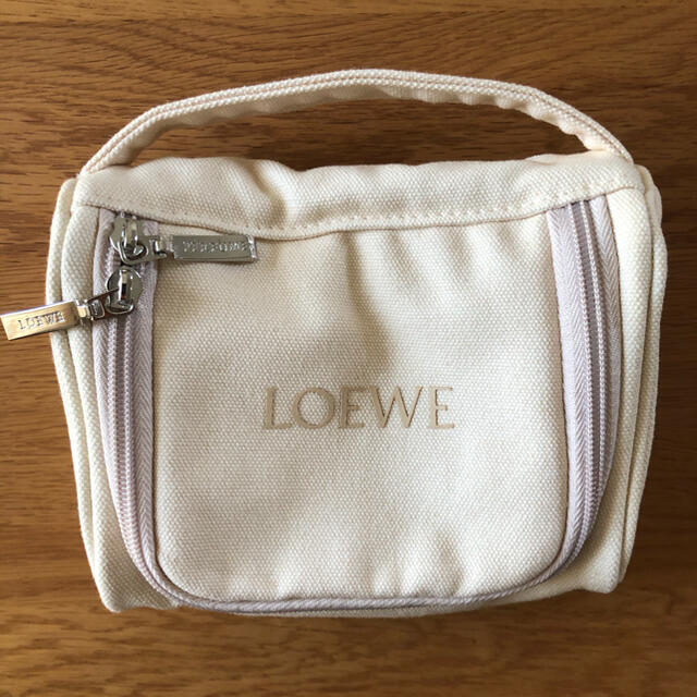 LOEWE(ロエベ)のLoewe JAL  ポーチ インテリア/住まい/日用品の日用品/生活雑貨/旅行(旅行用品)の商品写真