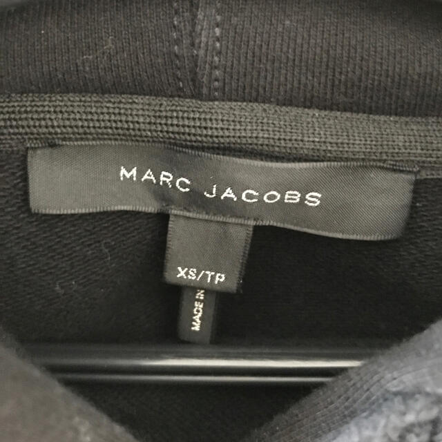 MARC JACOBS(マークジェイコブス)のマークジェイコブス　ロゴパーカー レディースのトップス(パーカー)の商品写真
