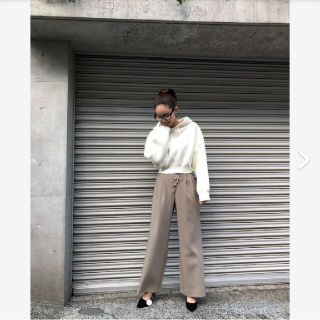 リエンダ(rienda)のミエリインヴァリアント　Cropped Knit Hoodie　ホワイト　白(ニット/セーター)