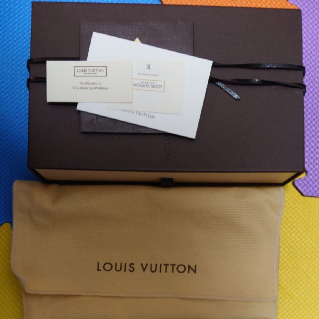 LOUIS VUITTON(ルイヴィトン)の未使用品　ルイヴィトン　モノグラム  メガネケース M66545　 レディースのファッション小物(サングラス/メガネ)の商品写真