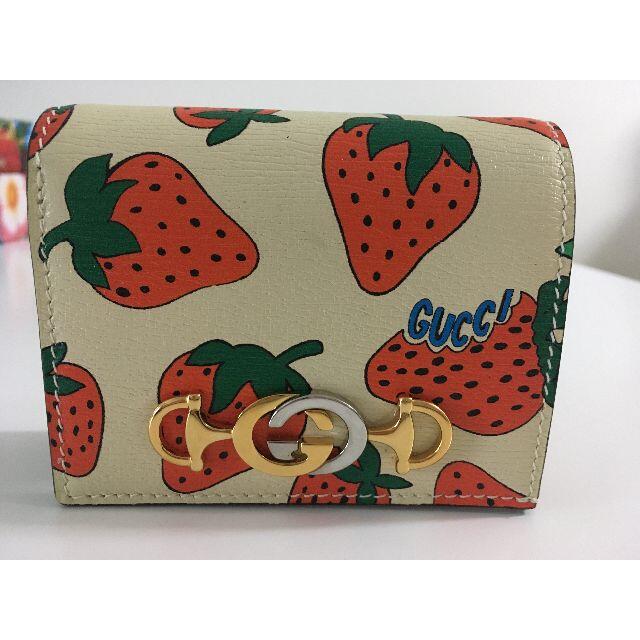 Gucci(グッチ)のズゥミ ストロベリー（いちご） プリント カードケース （コイン＆紙幣入れ付） その他のその他(その他)の商品写真