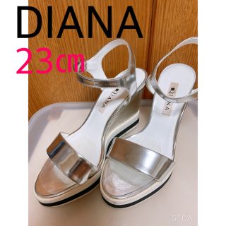 ダイアナ(DIANA)の【美品　中古】DIANA ダイアナ　silverサンダル(サンダル)