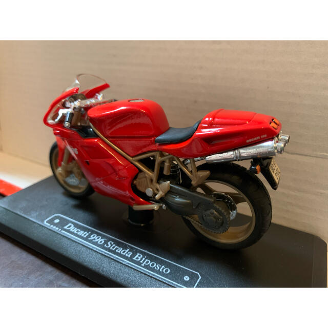 Ducati(ドゥカティ)の1/18 ドゥカティ 996 エンタメ/ホビーのおもちゃ/ぬいぐるみ(模型/プラモデル)の商品写真