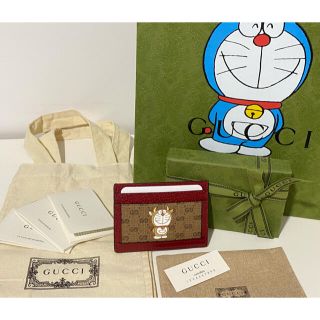 グッチ(Gucci)の【GUCCI×ドラえもん】限定 牛えもん カードケース/定期ケース(パスケース/IDカードホルダー)