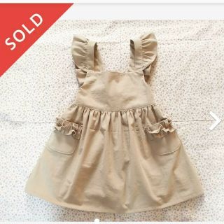 フリルエプロンワンピース(フリルポケットつき)☆90size(ワンピース)